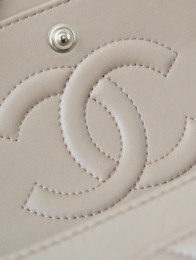 Classic 1112 Beige Lambskin Shoulder Bag with Gold Hardware