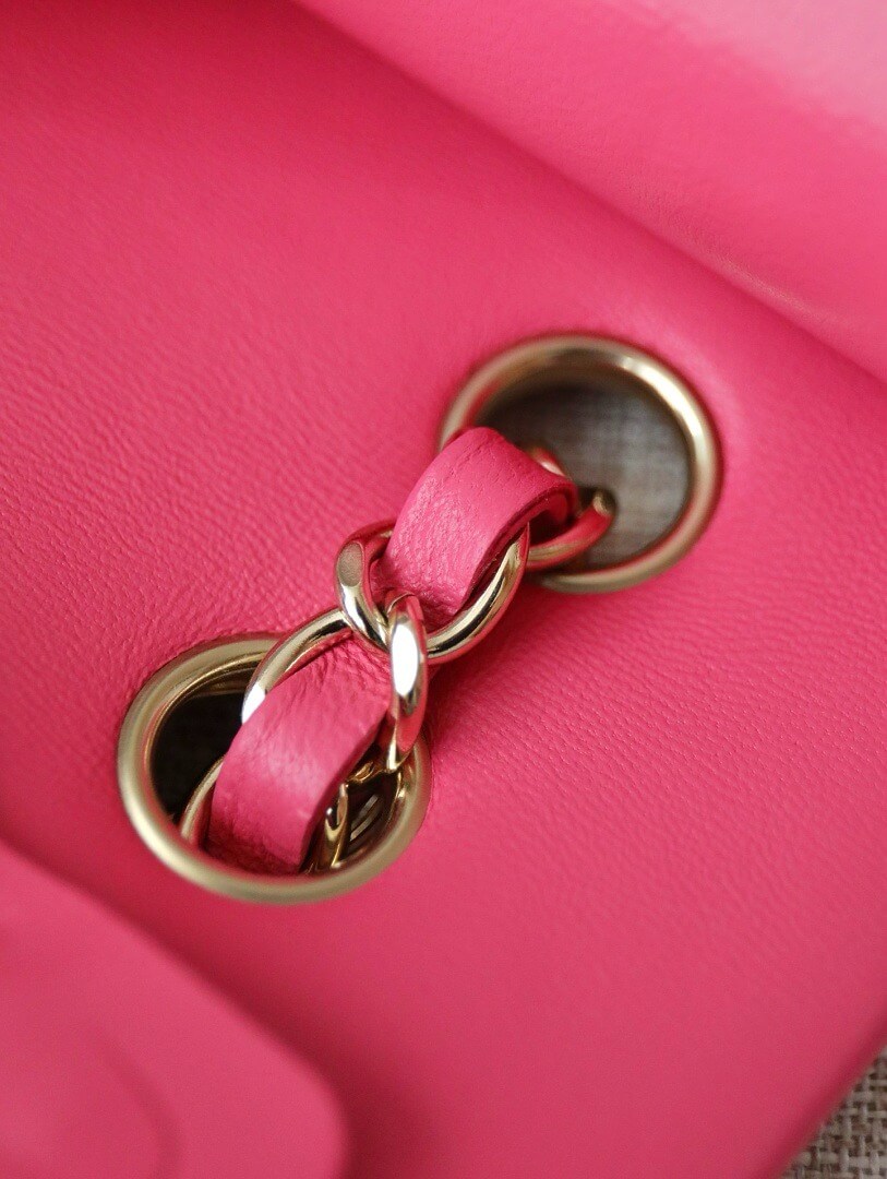 Classic 1112 Pink Lambskin Shoulder Bag with Gold Hardware