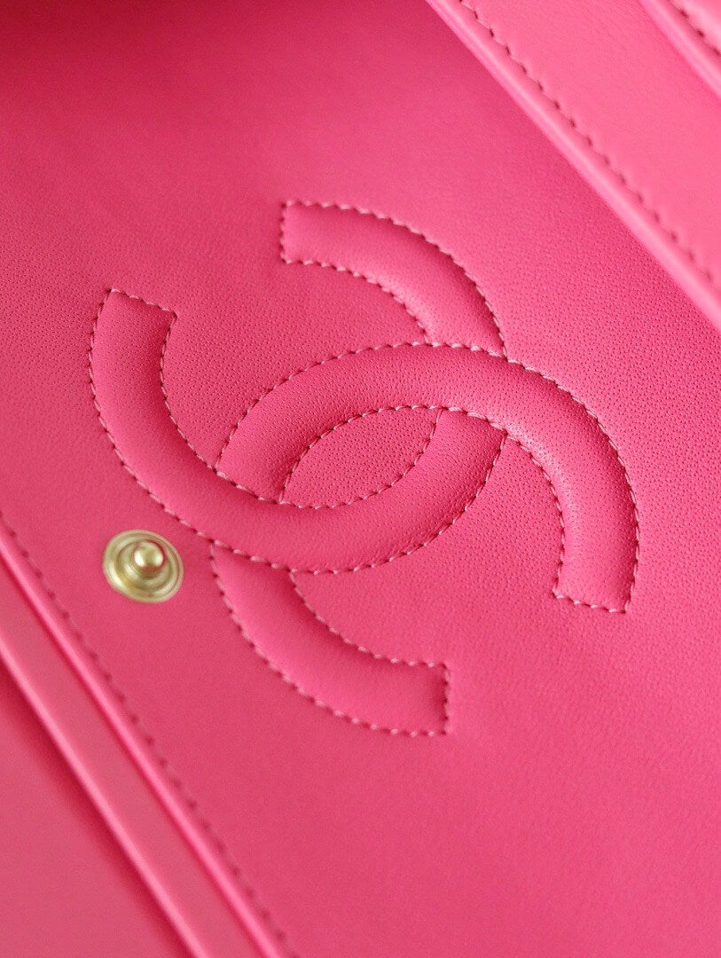 Classic 1112 Pink Lambskin Shoulder Bag with Gold Hardware