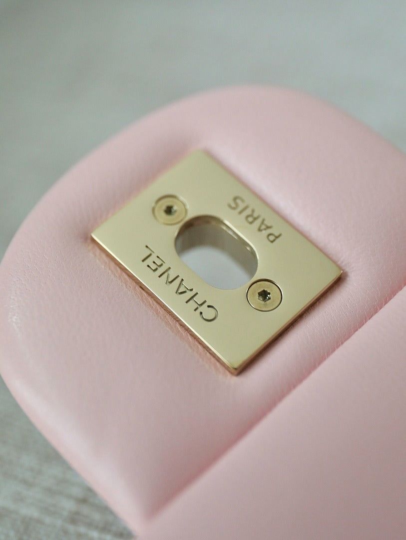 Classic 1112 Baby Pink Lambskin Shoulder Bag with Gold Hardware