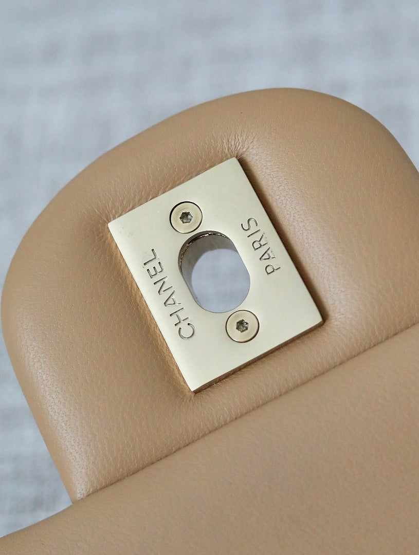 Classic 1112 Beige Lambskin Shoulder Bag with Gold Hardware