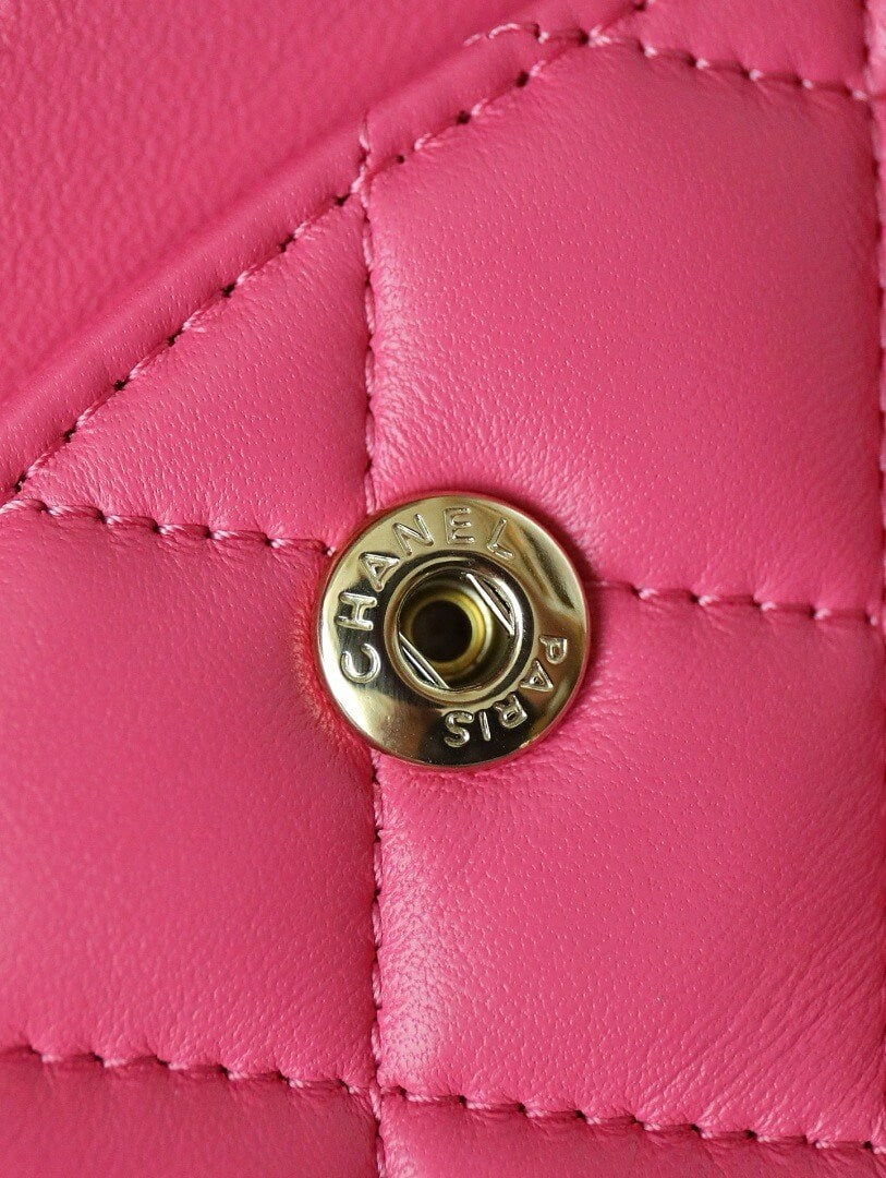Classic 1112 Pink Lambskin Shoulder Bag with Gold Hardware