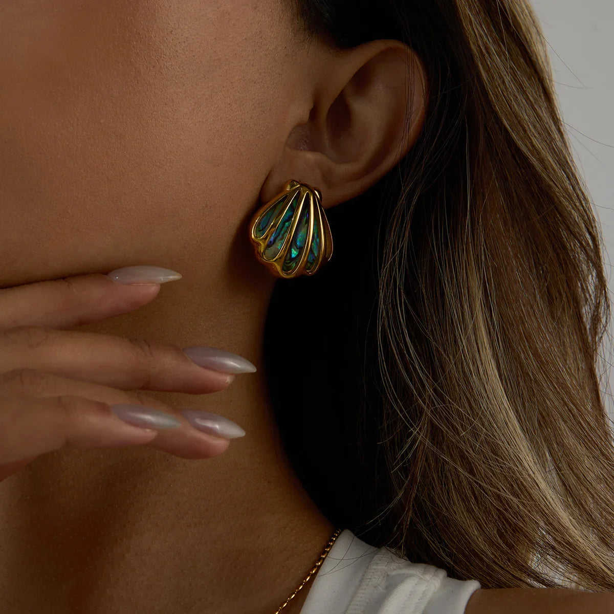 Nixie Gold Seashell Earrings
